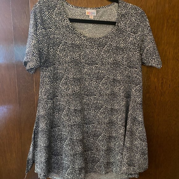 LulaRoe Perfect T - Picture 1 of 4